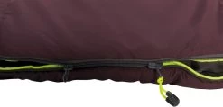 Outwell Campion Lux Slaapzak - Aubergine Rood 13 Outwell Campion Lux Slaapzak - Aubergine Rood -Winkel Voor Kampeerartikelen 1069 1900 5709388127891 campion lux aubergine feature photo12