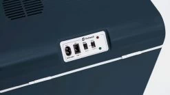 Outwell Ecocool Lite Elektrische Koelbox - 24 Liter - Donkerblauw 9 Outwell Ecocool Lite Elektrische Koelbox - 24 Liter - Donkerblauw -Winkel Voor Kampeerartikelen 1069 1900 ecocool blauw 2