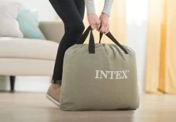 Intex Pillow Rest Raised Luchtbed - Queensize - Ingebouwde Elektrische Pomp -Winkel Voor Kampeerartikelen 1320 1900 64124 inuse1 2017 300