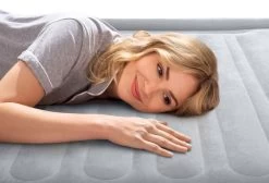 Intex Comfort Plush Extra Hoog Luchtbed - Queensize - Ingebouwde Elektrische Pomp -Winkel Voor Kampeerartikelen 1320 1900 64418 inuse2 2022 300