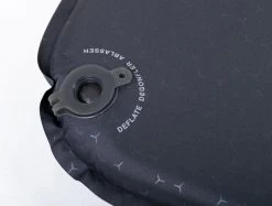 Exped SIM 3.8 LW Zelfopblazende Slaapmat -Winkel Voor Kampeerartikelen 1441 1900 sim black valve close 1