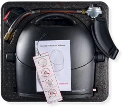 NomadiQ Draagbare Gasbarbecue - Zwart -Winkel Voor Kampeerartikelen 1900 1900 c2vydmljzt1pbwfnzxmmc3jjpwh0dhbzjtnbjtjgjtjgd3d3lm5vbwfkaxfiyneuy29tjtjgd3aty29udgvudcuyrnvwbg9hzhmlmkyymdiwjtjgmdclmkzub21hzglrlwjics1ib3gtb3blbi0xlmpwzyzjywn