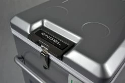 Engel MT35F-S Compressor Koelbox - 32 Liter 15 Engel MT35F-S Compressor Koelbox - 32 Liter -Winkel Voor Kampeerartikelen 1900 2849 mt35fs verschluss detail