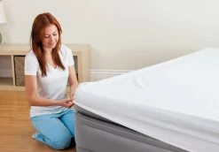 Intex Prime Comfort Luchtbed - Queensize - Ingebouwde Elektrische Pomp -Winkel Voor Kampeerartikelen 899 1294 64162 inuse1 2020 300 1